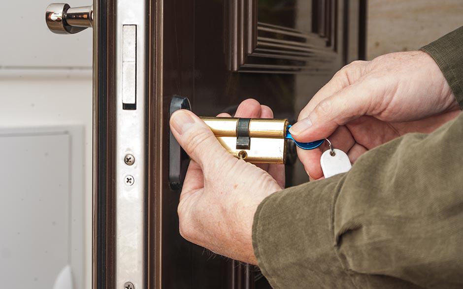 comment forcer une serrure de porte Morangis