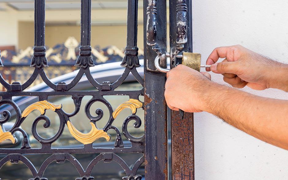 travaux à nos artisans serrurier prix Sèvres